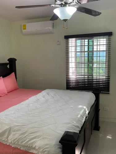 Cama o camas de una habitación en Three Palm Villa