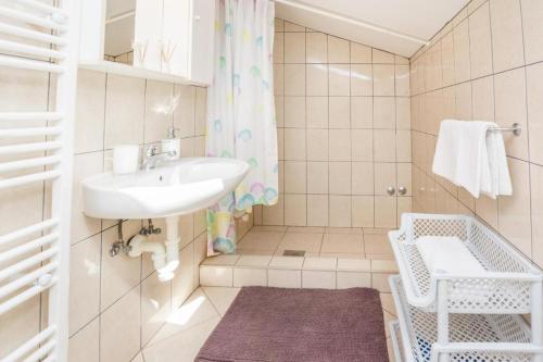 Et badeværelse på Apartments Mira