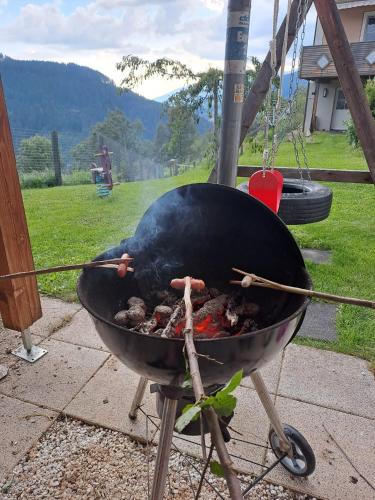 Barbacoa disponible para clientes en el apartamento