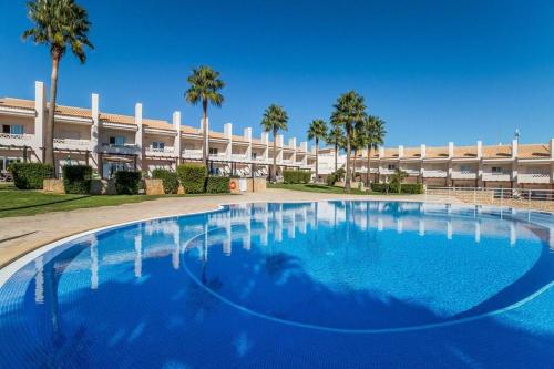 Fantastic Townhouse with Pool and Sea Views photo 2
