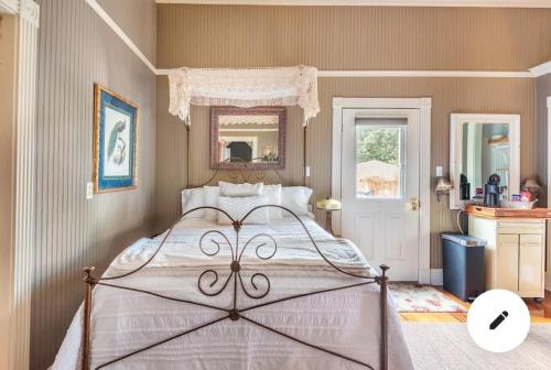 The Guest Room – Photos 3