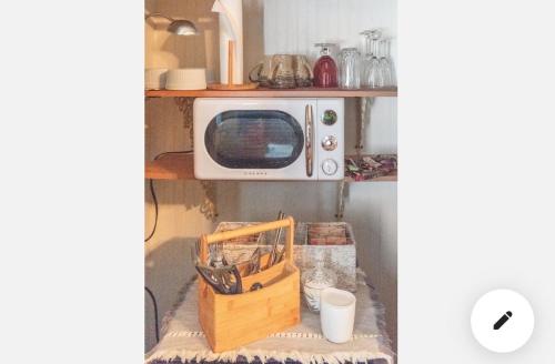 The Guest Room – Photos 5