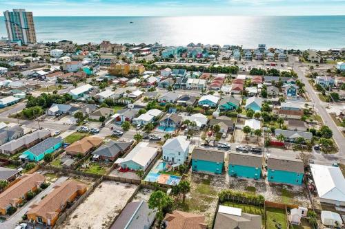 Pemandangan umum bagi Panama City Beach atau pemandangan bandar yang diambil dari rumah percutian