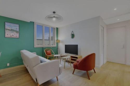 Appartement neuf pour 6, parking et box, au calme