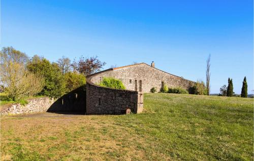 Amazing Home In Tombeboeuf With Kitchen
