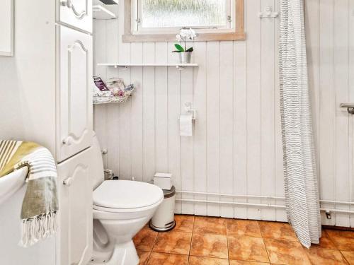 Bilik mandi di 6 person holiday home in Nykøbing Sj-By Traum