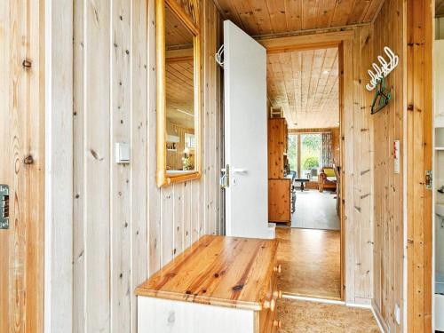 Dapur atau dapur kecil di 6 person holiday home in Nykøbing Sj-By Traum