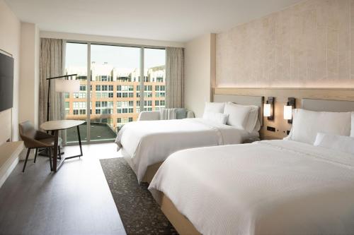 The Westin Tempeにあるベッド