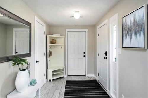 Koupelna v ubytování Lakeshore Cottage Waterfront/Great Wi-fi