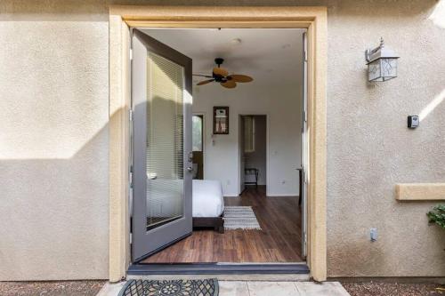 Koupelna v ubytování Coachella and Stagecoach Festival Home- 5 mins to Empire Polo Festival Ground