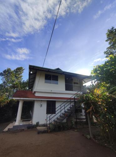 Edificio en el que se encuentra la habitación en casa particular