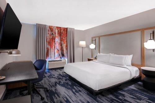 Letto o letti in una camera di Fairfield Inn & Suites by Marriott Greenwood