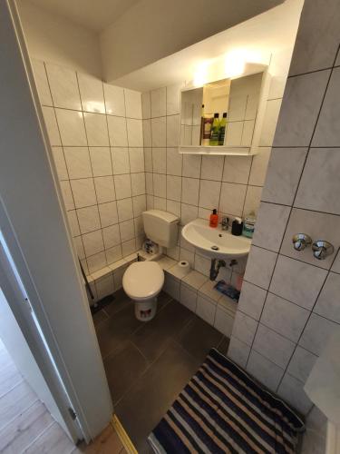 A bathroom at Apartments Saarbrücken Zentrum