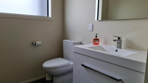 Koupelna v ubytování 3 bedroom home away from home in Palmerston North