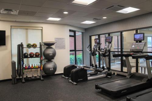 a gym with treadmills and cardio equipment in a building at Courtyard by Marriott Washington Capitol Hill/Navy Yard in Washington