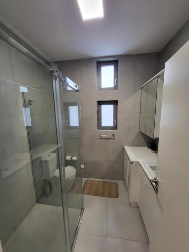 Ένα μπάνιο στο Luxury Apartment near Kifisias ave.