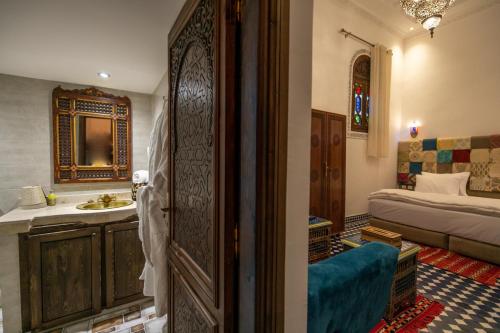 DARIF's Riad & Spaにあるベッド