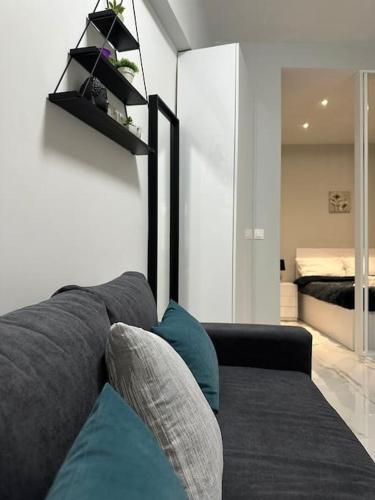 Ellis Oasis Apartment