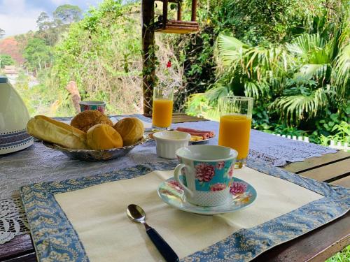 אפשרויות ארוחת הבוקר המוצעות לאורחים ב-Refúgio da Montanha - Cascata - Lumiar