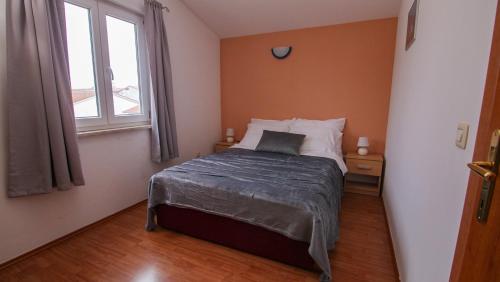 Jacqueline Apartment