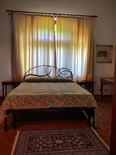 Ένα ή περισσότερα κρεβάτια σε δωμάτιο στο Villa del Nibbio luxury villa with pool in Umbria