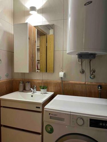 Urban flat tesisinde bir banyo