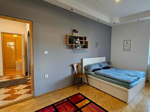 Lovely central apartment with free parking, Központhoz közeli 3 szobás lakás