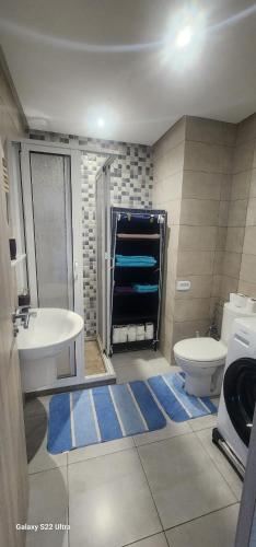 Un baño de Super appartement vue sur mer et à 2 minutes de la plage de Martil.