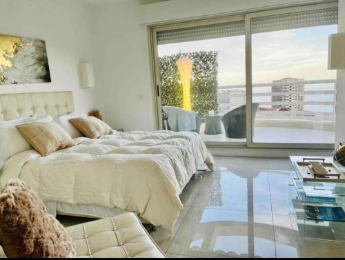 Photo de la galerie de l'établissement Rêve au 7e ciel Piscine Baie de Monaco, à Beausoleil