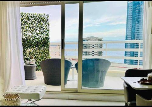 Photo de la galerie de l'établissement Rêve au 7e ciel Piscine Baie de Monaco, à Beausoleil