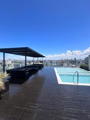 Piscina a live hotel o a prop