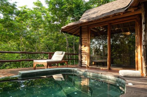 Piscine de l'établissement Hotel Boutique Maitta en Doradal Antioquia ou située à proximité