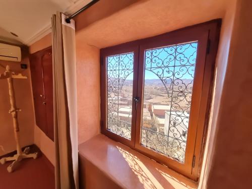 a window in a room with a view at Auberge Restaurant Telouet in Telouet