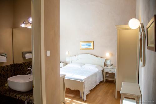 Koupelna v ubytování Residenza d'Epoca Relais I Miracoli