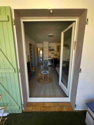 Photo de la galerie de l'établissement PLACE PARKING PRIVEE + 100 M PLAGE, au Barcarès