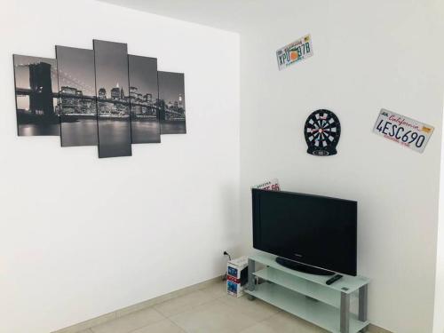 Photo de la galerie de l'établissement Jolie maison de village tout confort, à Villeneuve-lès-Montréal