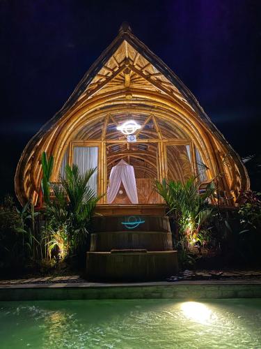 Πισίνα στο ή κοντά στο Bamboo House - Ecobreeze