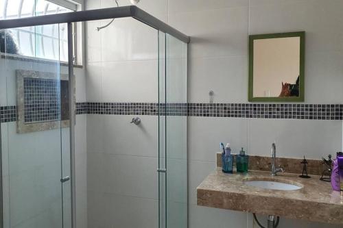 Bilik mandi di Casa de Praia Castanheiras