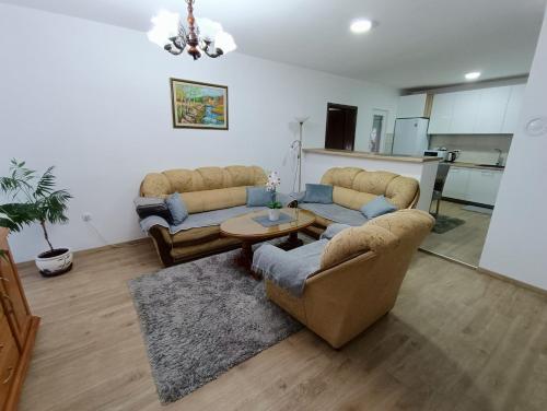Kuchyň nebo kuchyňský kout v ubytování Entire house floor - 2-Bedroom Cozy & Peaceful Apartment