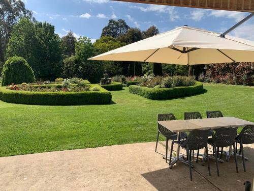 Jardín al aire libre en Brookfield Guest House