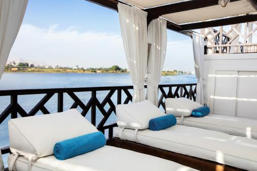 Μπαλκόνι ή βεράντα στο Farouz El Nil I Nile Cruise - Every Monday from Luxor for 07 & 05 Nights
