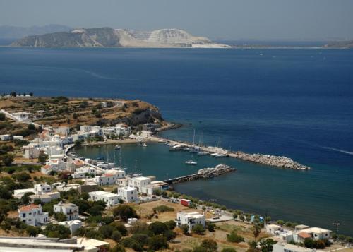 Ett flygfoto av Pali Nisyros Hotel