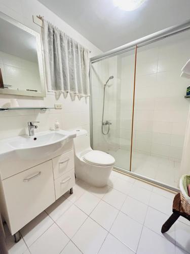 Bilik mandi di Country Style Anping Homestay