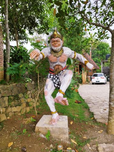 Kebun Hanoman Villaにある庭
