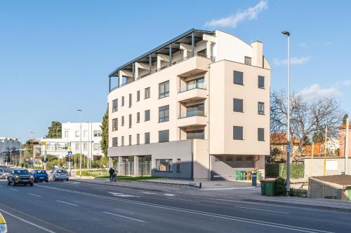 Tres Fenestras Zadar - free private garage parking