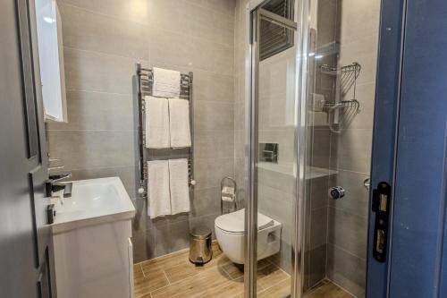 Ένα μπάνιο στο LELİKO SUITES