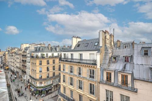 Pretty Parisian Penthouse