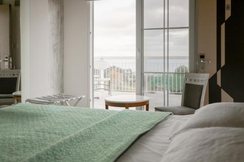 Postel nebo postele na pokoji v ubytování Comfy Apart w Nature View Balcony in Bellapais