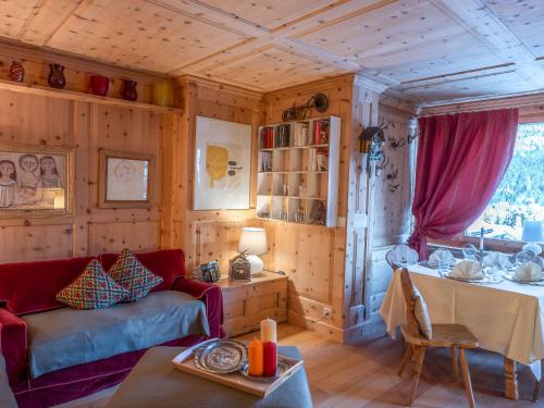 Apartment Chesa Arlas C4 by Interhome