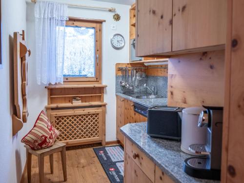Apartment Chesa Arlas C4 by Interhome